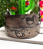 GOLDEN HORSE RIDER BUCKLE & HORSE PRINT. BLT-10322